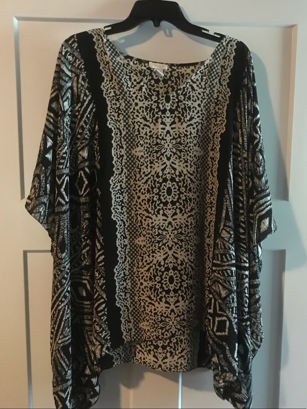 Chico's Black & Cream Lace-Print Dolman Tunic